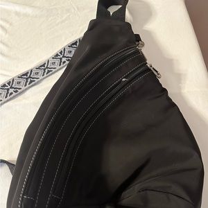 Women’s crossbody sling bag